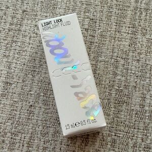 Light Lock Highlight Fluid - Iridescent Glow